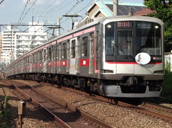 Tokyu Touyoko line5050-17a.jpg