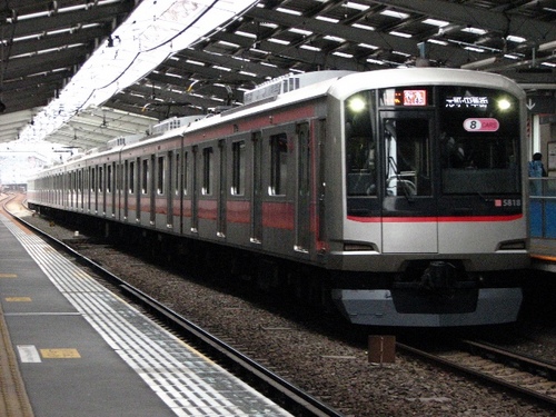 Tokyu Touyoko line5050-25a.jpg