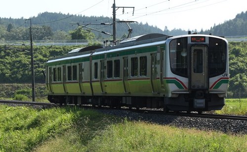Touhoku line E721-102a.jpg